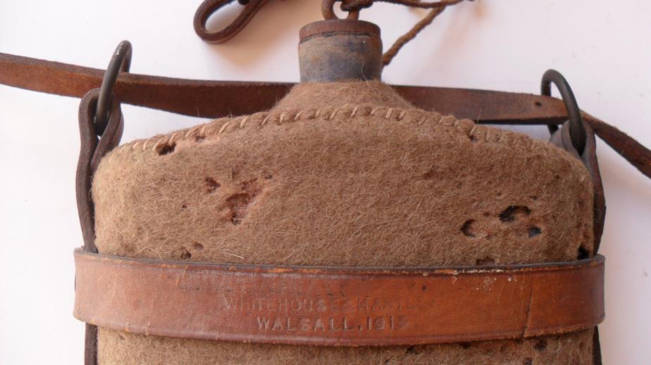 WW1 British Water Bottle & Leather Carrier 