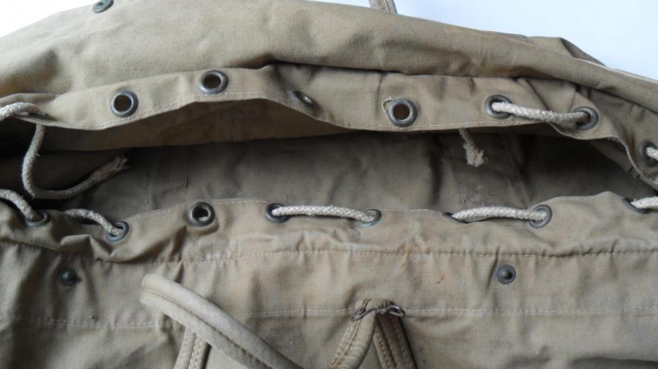 WW2 British Khaki Holdall (18 hole)