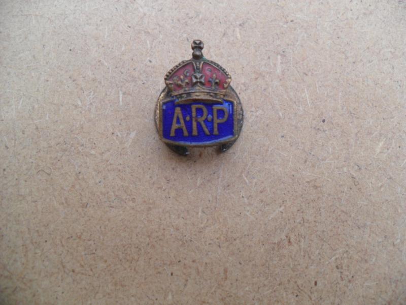 WW2 ARP Lapel Badge