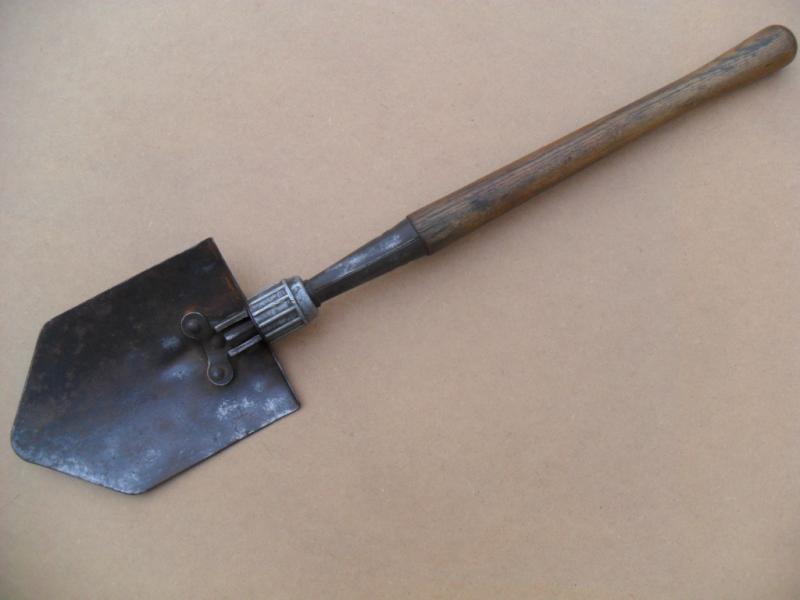 WW2 US Folding Entrenching Tool 1944