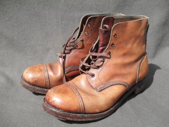 WW2 British Army 1944 Pattern Jungle Boots, Dated 1944