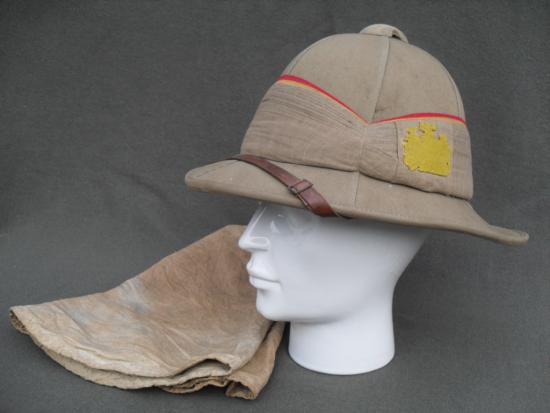 Scarce Inter-War 2nd Btn Suffolk (1st Cambridgeshire) Reg't Wolseley Pattern 'Sun' Helmet & Bag (Captured Singapore 1942, P.O.W)